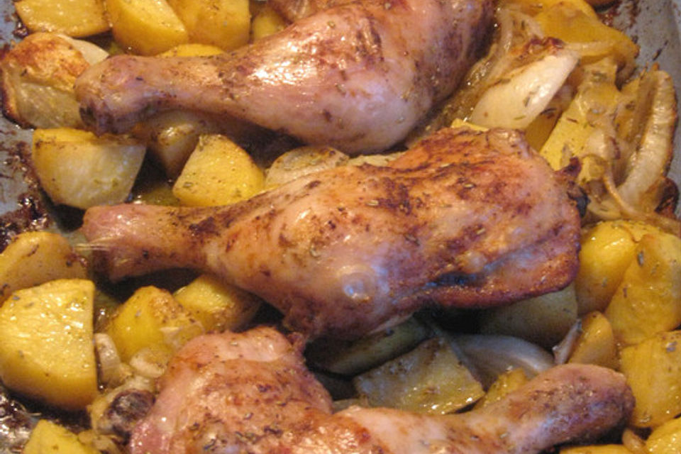 Huhn mit Kartoffeln aus dem Ofen