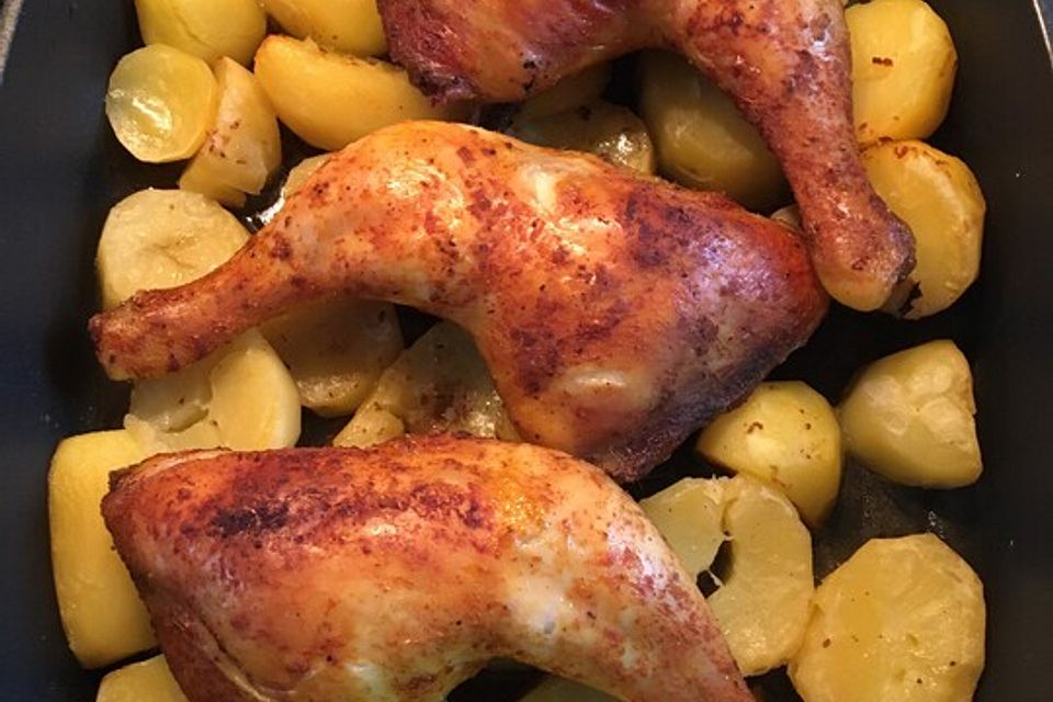 Huhn mit Kartoffeln aus dem Ofen