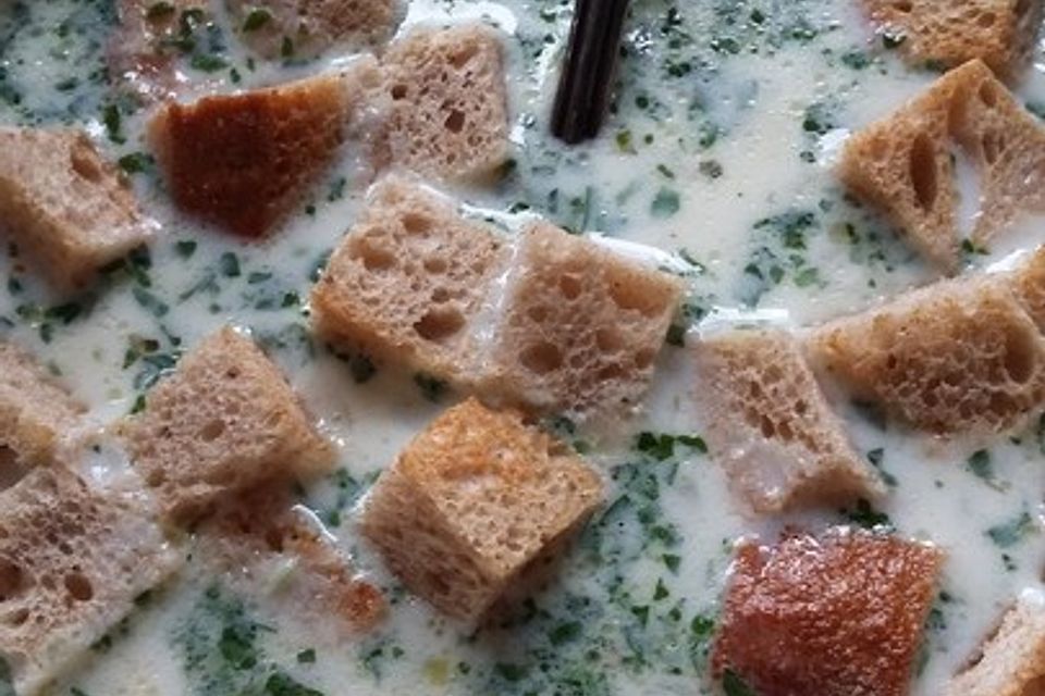 Milchsuppe mit Knoblauch und Brot