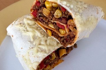 Burrito mit Hackfleisch und Gemüse