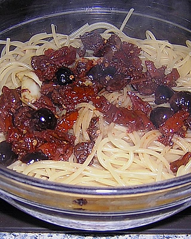 Spaghetti mit eingelegtem Gemüse