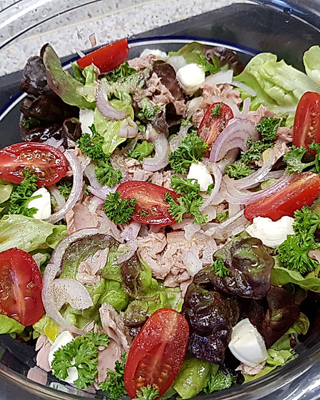 Salatplatte mit Thunfisch