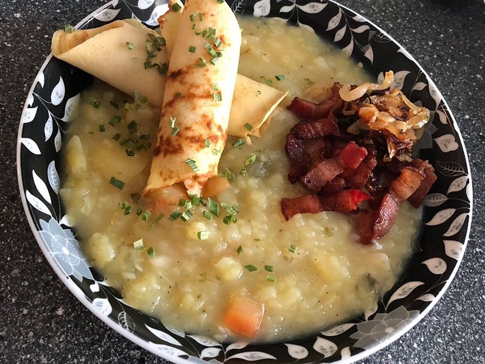 Süßsaure Kartoffelsuppe mit Eierkuchen von trixibelden | Chefkoch
