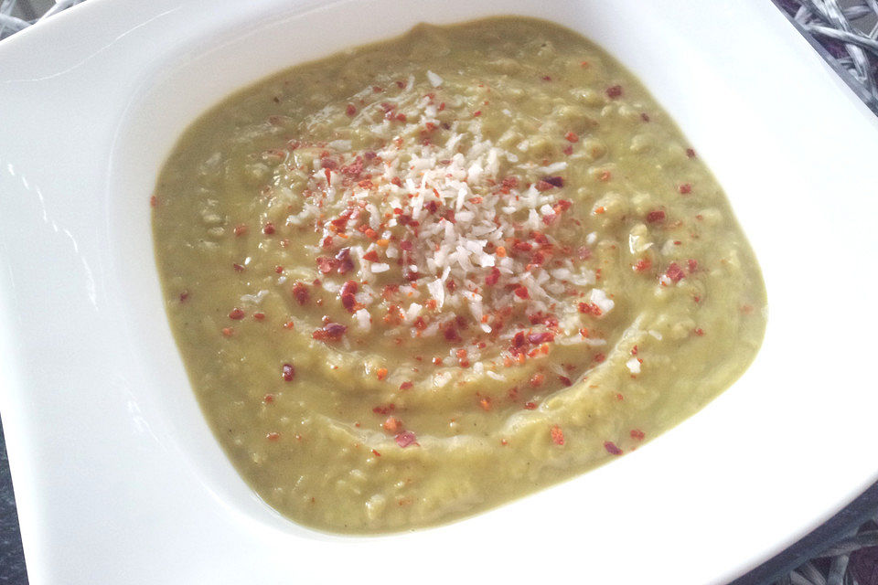 Erbsen-Kokos-Suppe