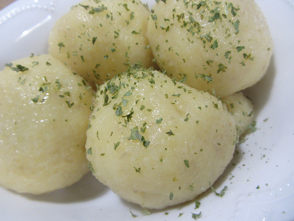 Omis Kartoffelklöße mit Füllung von wichtelchen272| Chefkoch