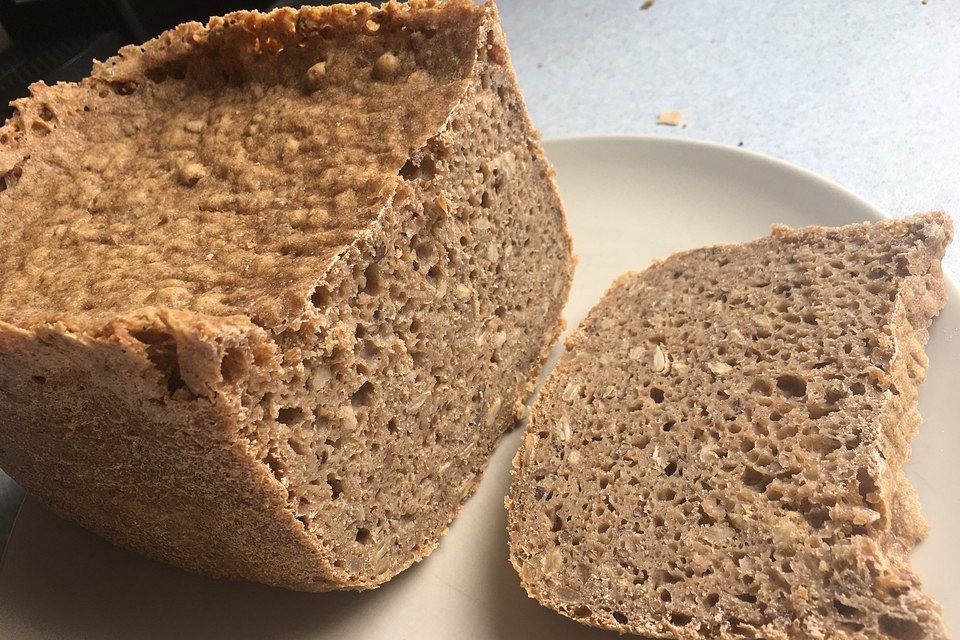 Saftiges Dinkel - Roggenbrot aus dem BBA