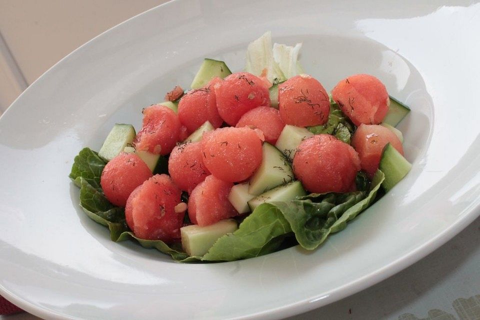 Sommerlicher Wassermelonen - Gurken - Salat