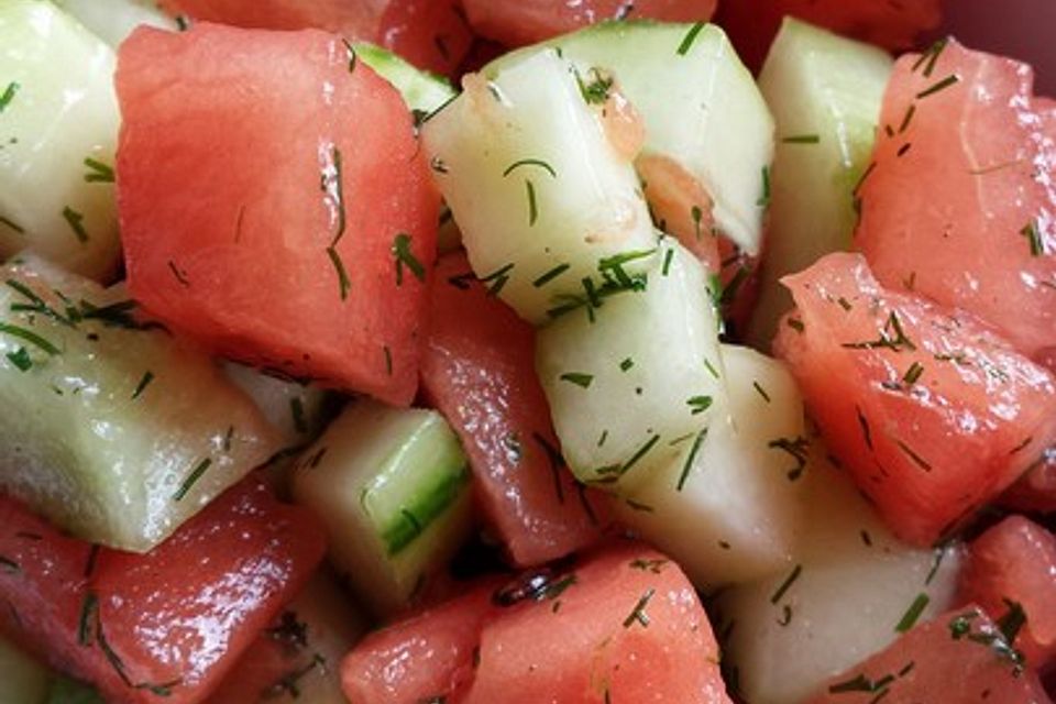 Sommerlicher Wassermelonen - Gurken - Salat