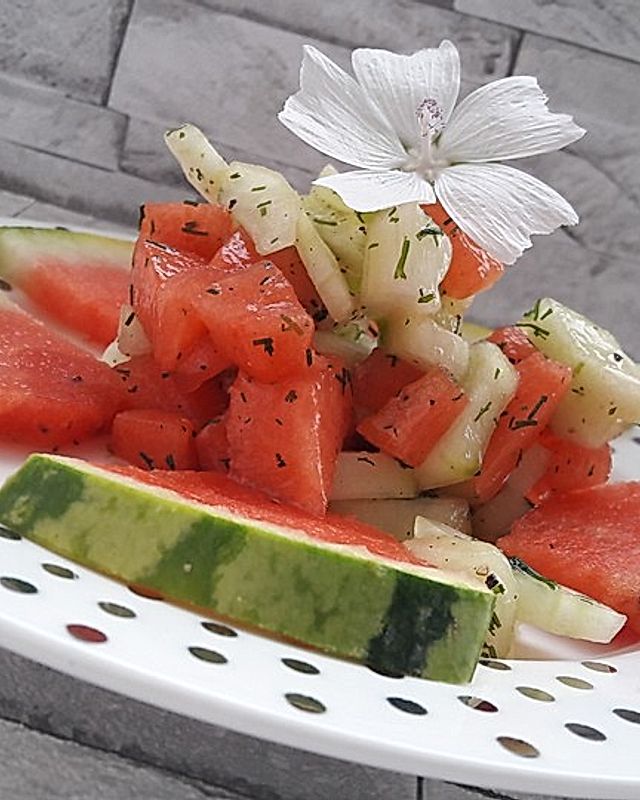 Sommerlicher Wassermelonen - Gurken - Salat