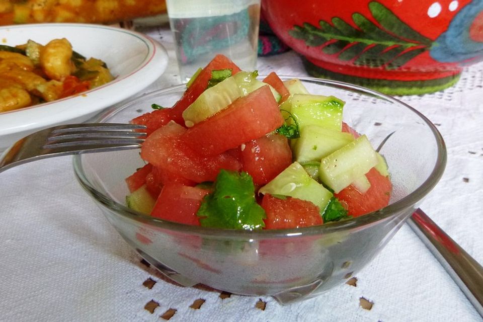 Sommerlicher Wassermelonen - Gurken - Salat