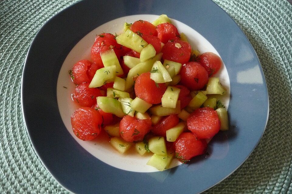 Sommerlicher Wassermelonen - Gurken - Salat