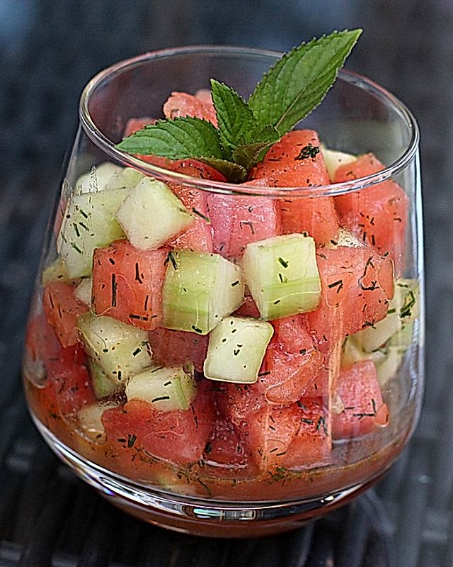 Sommerlicher Wassermelonen - Gurken - Salat