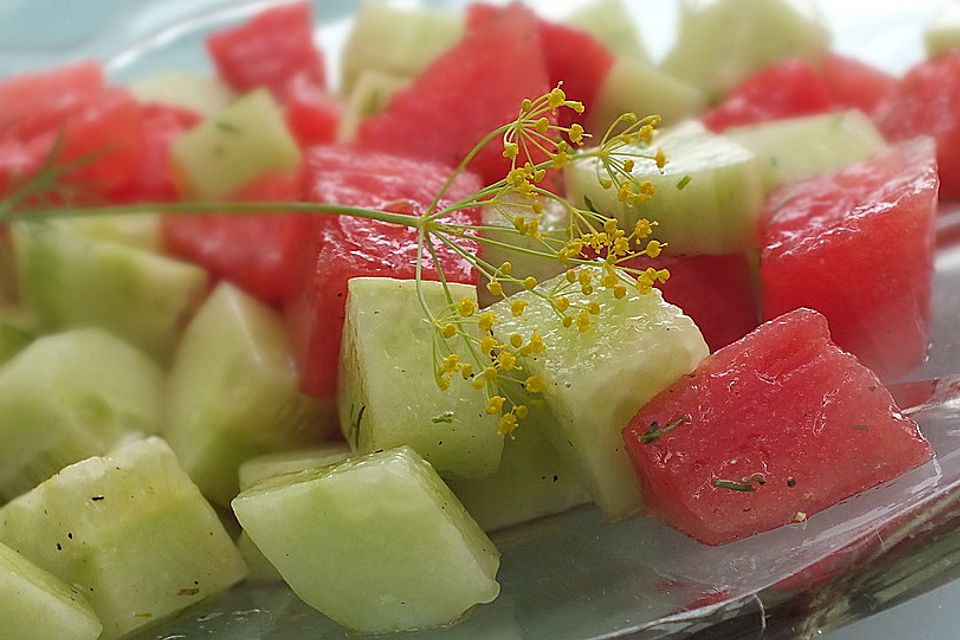 Sommerlicher Wassermelonen - Gurken - Salat