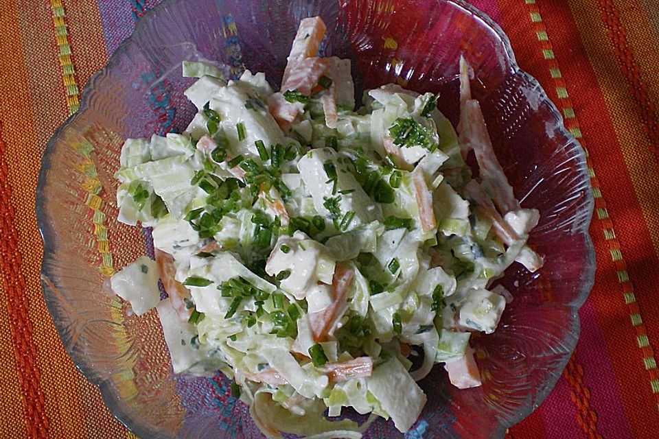 Illes herzhafter Lauchsalat mit Birne und Schinken oder Schafskäse