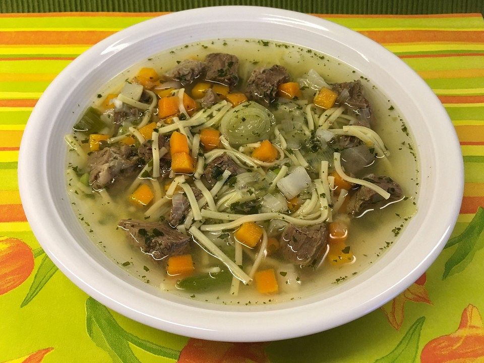 Rindfleischsuppe mit Nudeln und Gemüse von Roseanne| Chefkoch