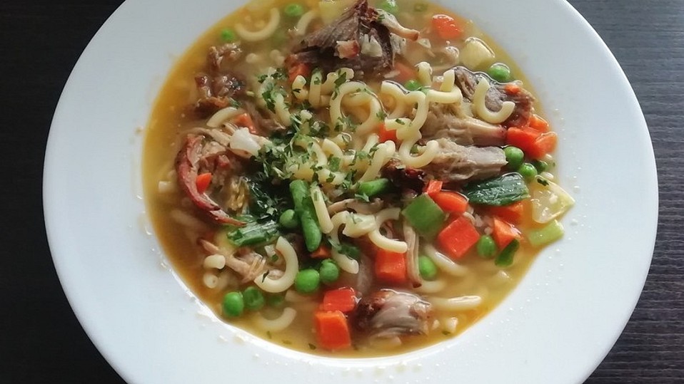 Rindfleischsuppe mit Nudeln und Gemüse von Roseanne Rindfleischsuppe mit Nudeln und Gemüse von Roseanne