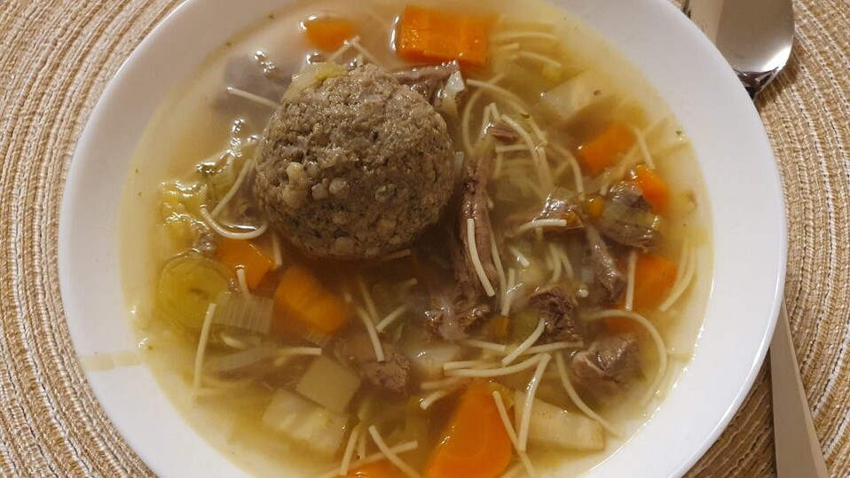 Rindfleischsuppe mit Nudeln und Gemüse von Roseanne Rindfleischsuppe mit Nudeln und Gemüse von Roseanne