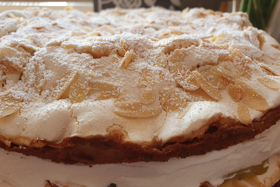 Schneemoussetorte mit Rhabarber