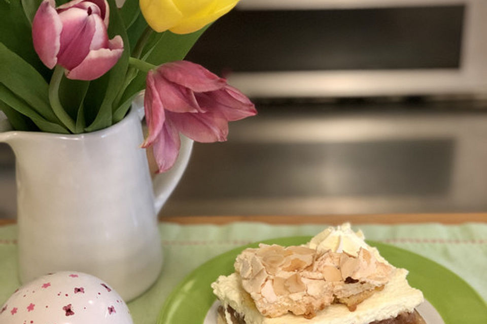 Schneemoussetorte mit Rhabarber