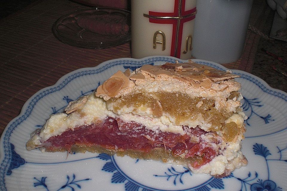 Schneemoussetorte mit Rhabarber