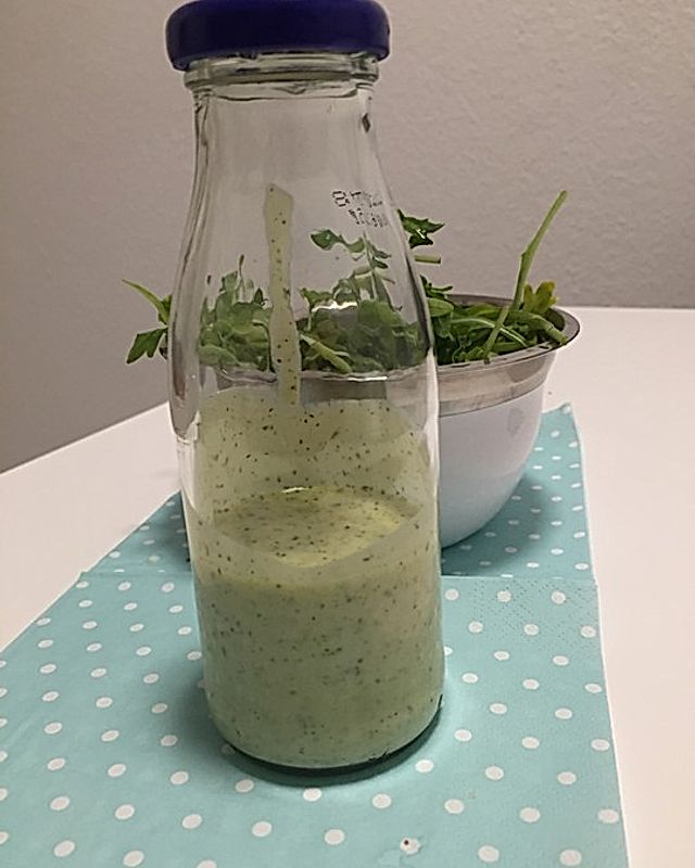 Salatsoße auf Joghurtbasis mit Feigensenf