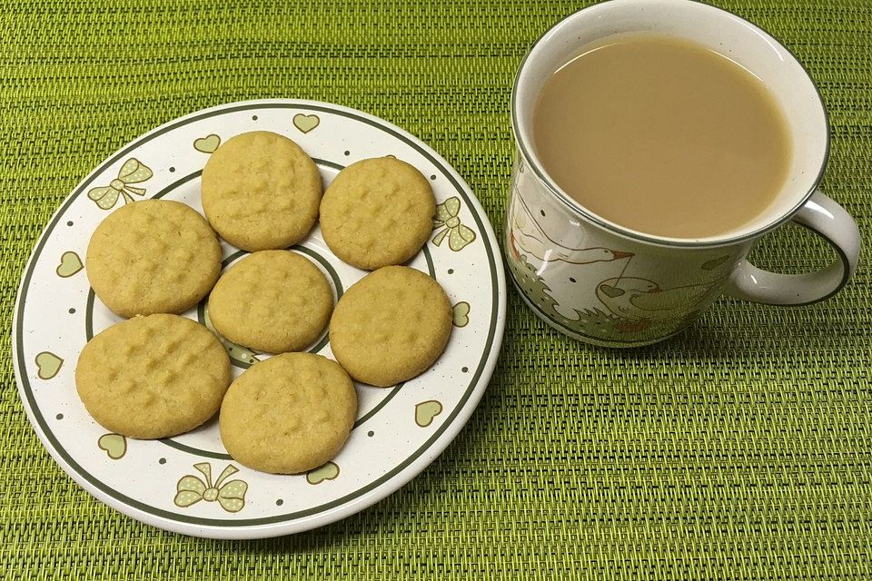 Schwarzer Tee mit Ingwer und Milch