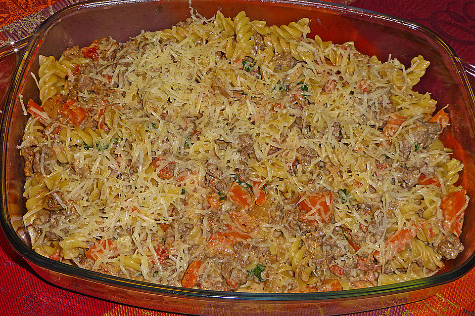 Nudelauflauf Bolognese