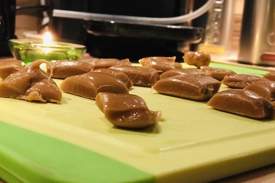 Karamell Lutscher / Bonbons Karamell Lutscher / Bonbons
