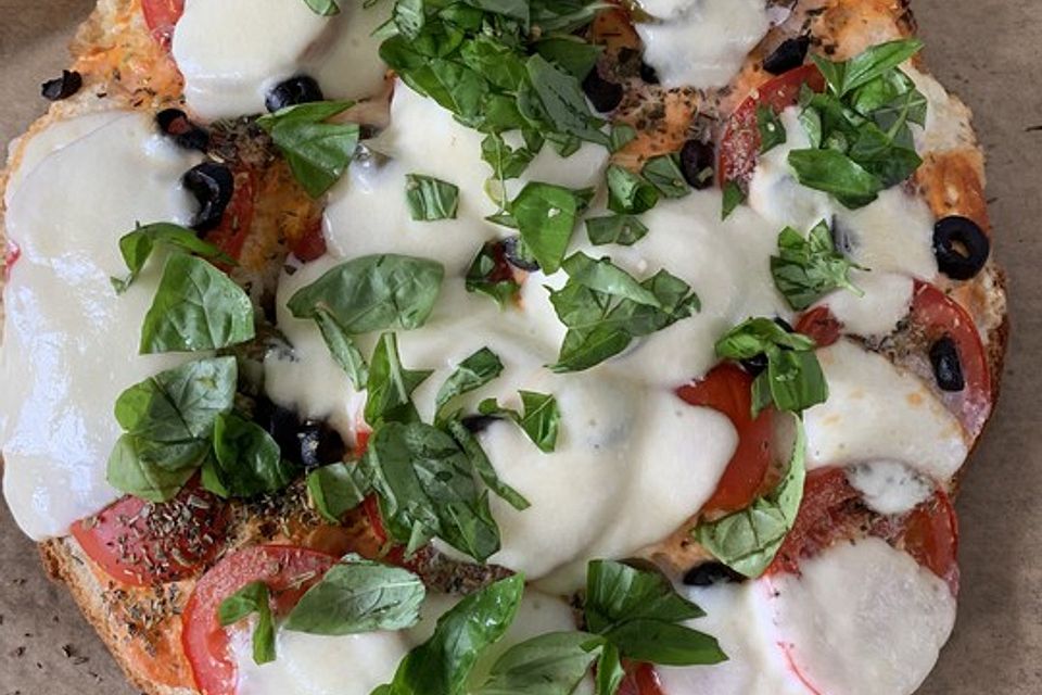 Fladenbrotpizza 'Caprese'