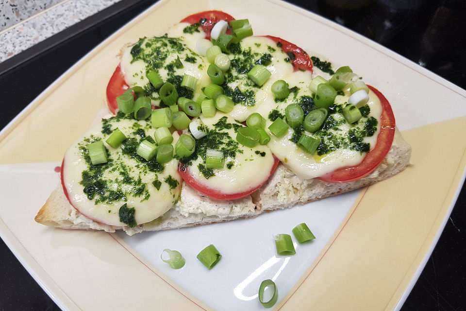 Fladenbrotpizza 'Caprese'