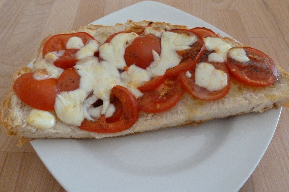 Fladenbrotpizza 'Caprese'