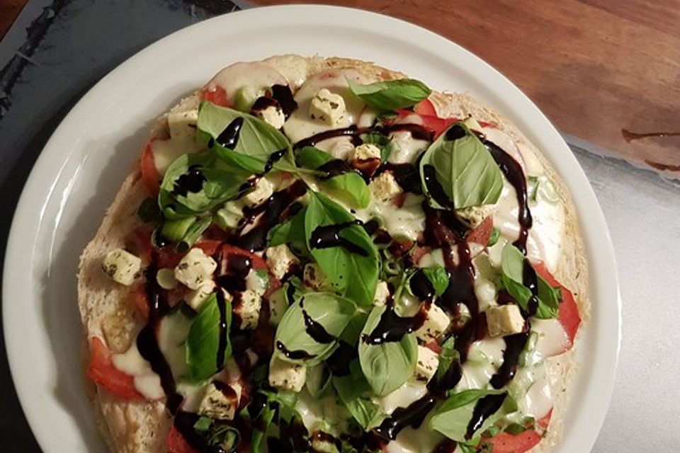 Fladenbrotpizza 'Caprese'