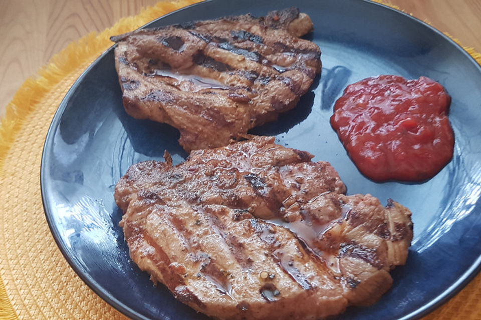 Eingelegtes Fleisch für den Grill