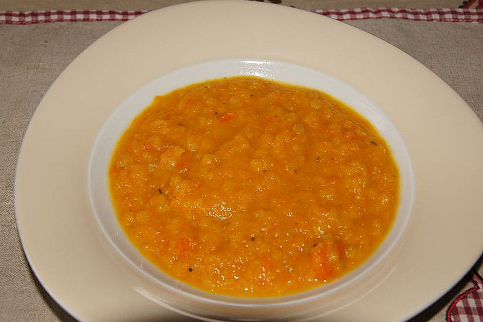 Ananas - Chili - Suppe mit roten Linsen