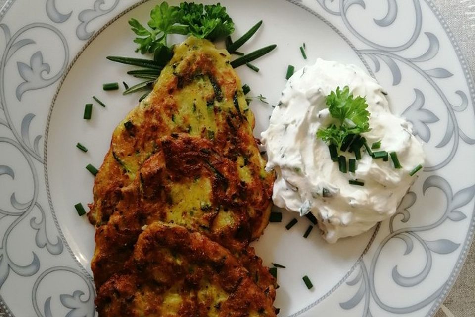 Zucchini - Puffer mit Käse