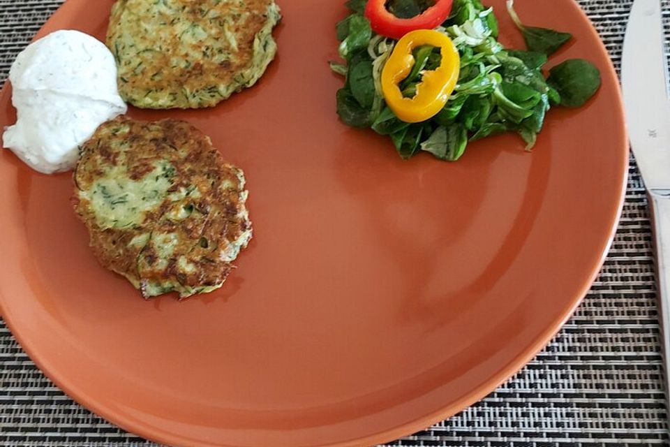 Zucchini - Puffer mit Käse