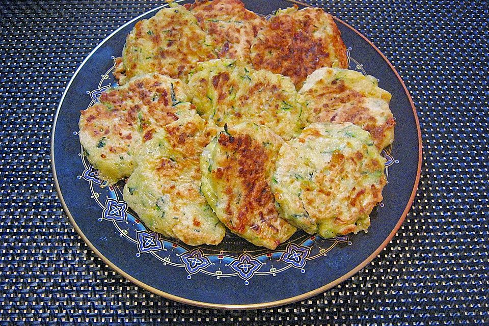 Zucchini - Puffer mit Käse