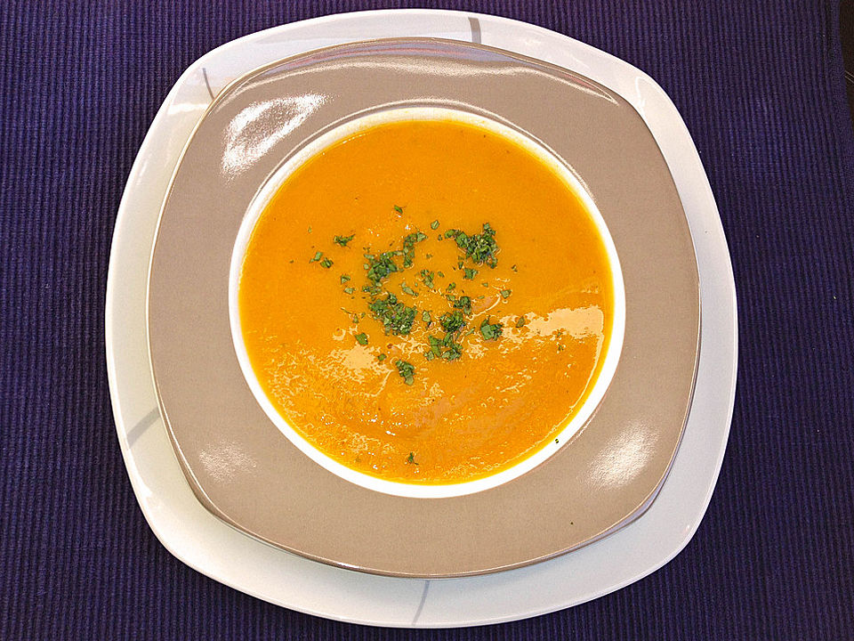Karottensuppe mit Süßkartoffeln und Frühlingszwiebeln von FADI| Chefkoch