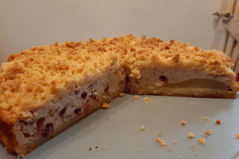 Birnen - Käsekuchen mit Marzipanstreuseln