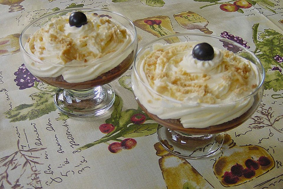 Nougat - Mousse mit Eierlikörschaum