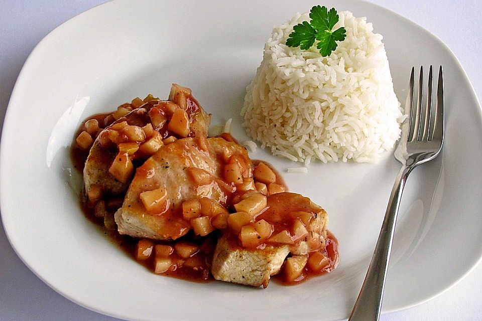 Putensteaks mit Apfel - Johannisbeer - Soße