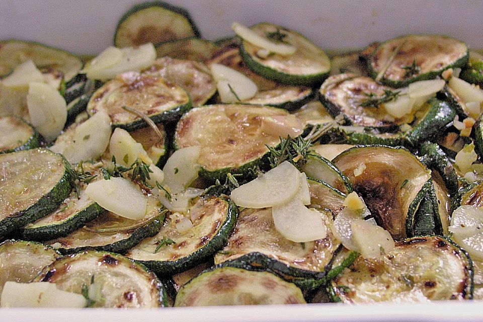 Zucchini mariniert