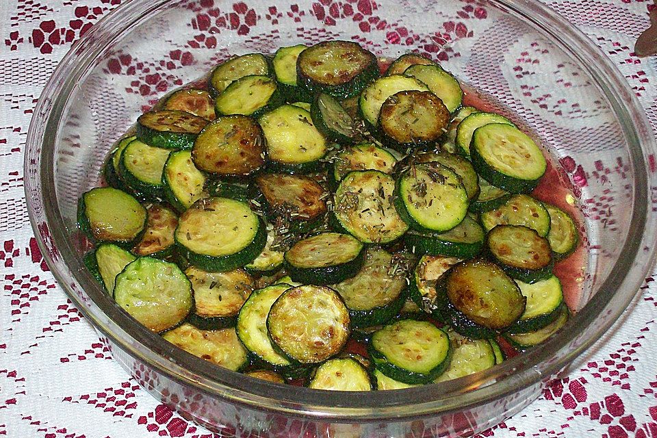 Zucchini mariniert