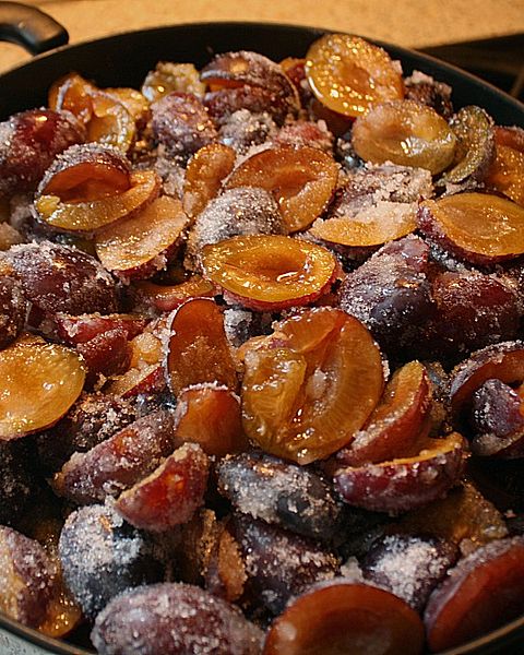 Latwerg aus Pflaumen, traditionell von Bogenede Latwerg aus Pflaumen, traditionell von Bogenede