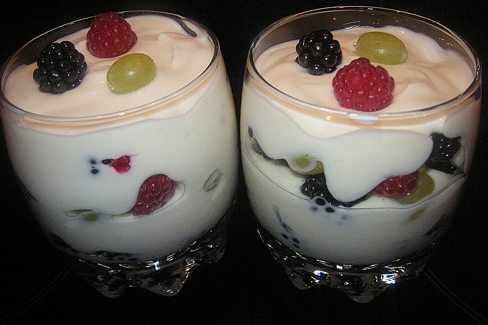 Quark mit frischen Beeren