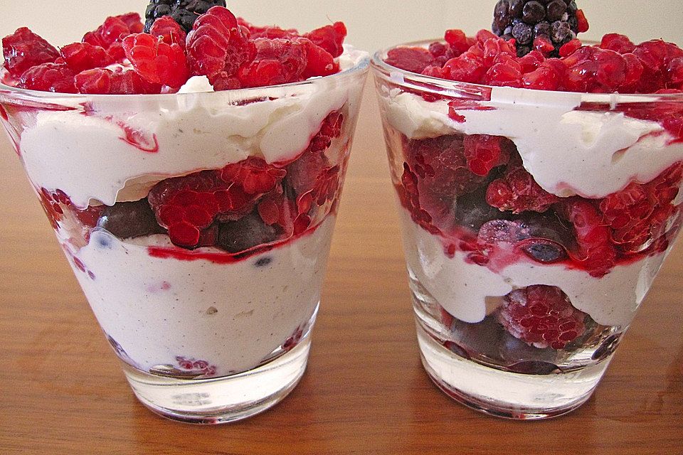 Quark mit frischen Beeren