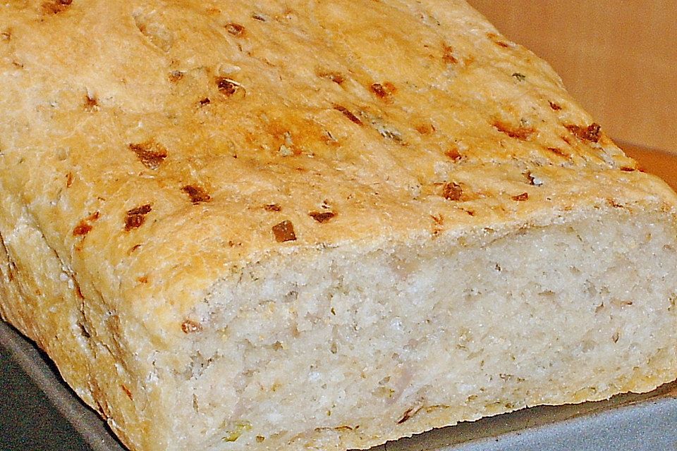 Zwiebelbrot mit Thunfisch