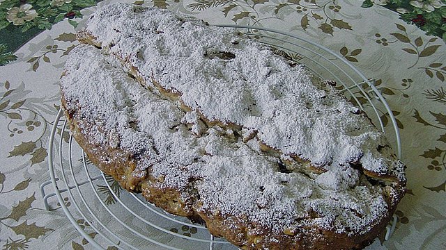 Stollen mit Marzipanfüllung von Pumpkin-Pie