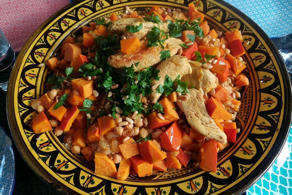 Hähnchen mit Couscous, Süßkartoffeln und Kürbis