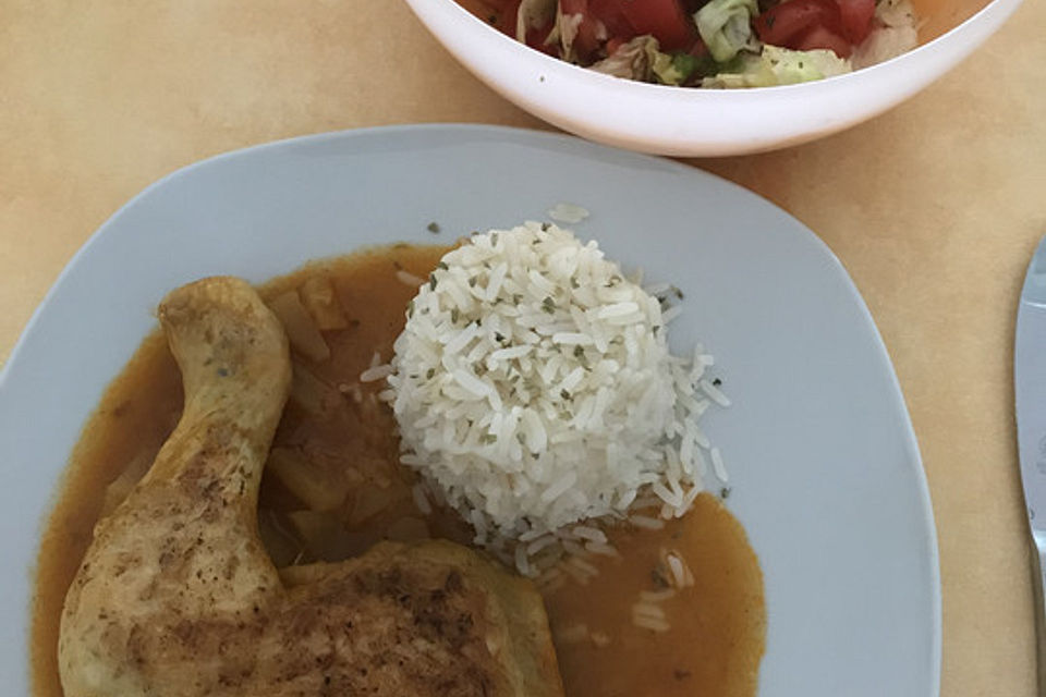 Hähnchenkeulen mit Curry-Apfelsoße